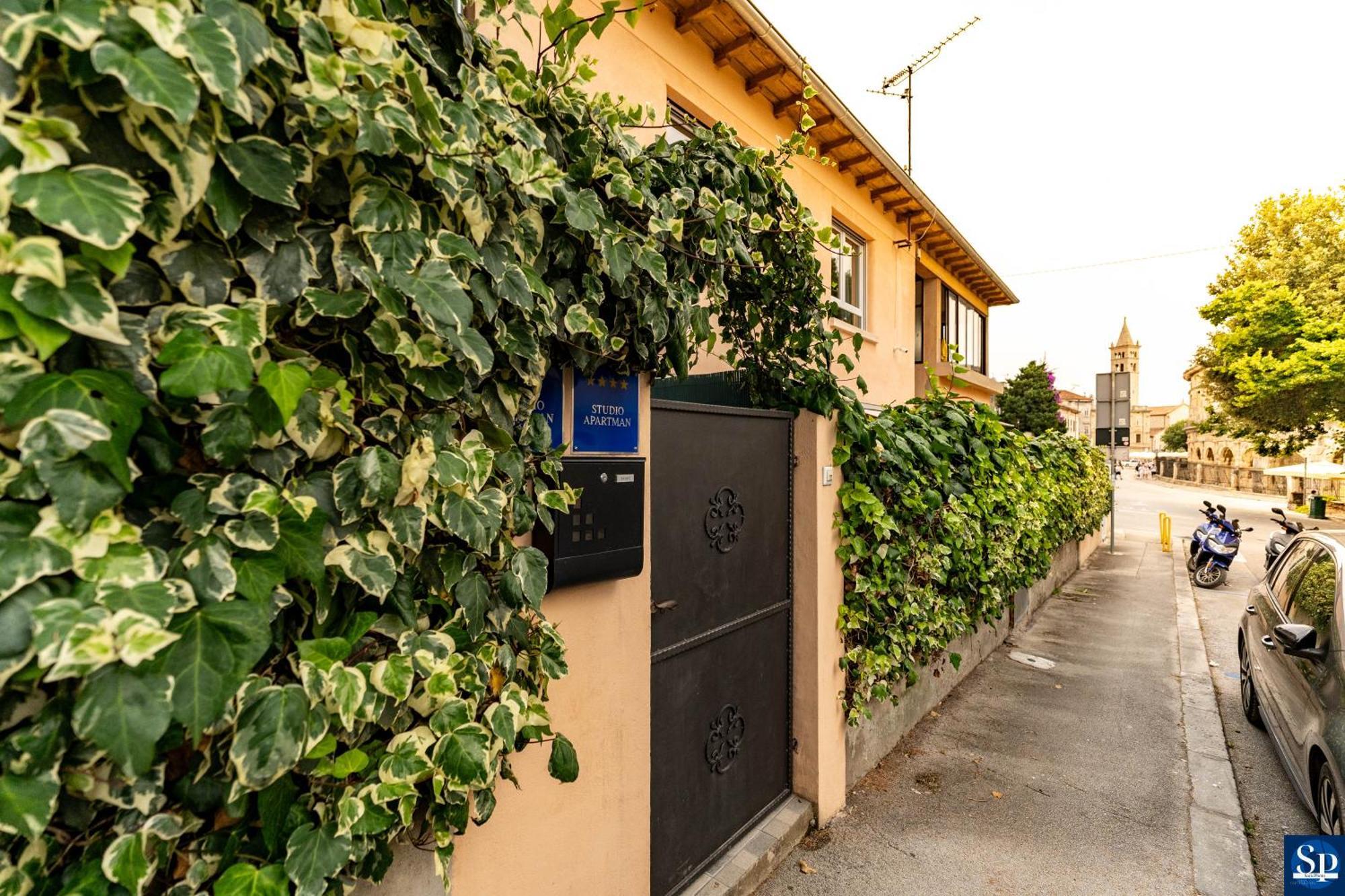 Colosseum Garden Studio Apartments Пула Екстер'єр фото