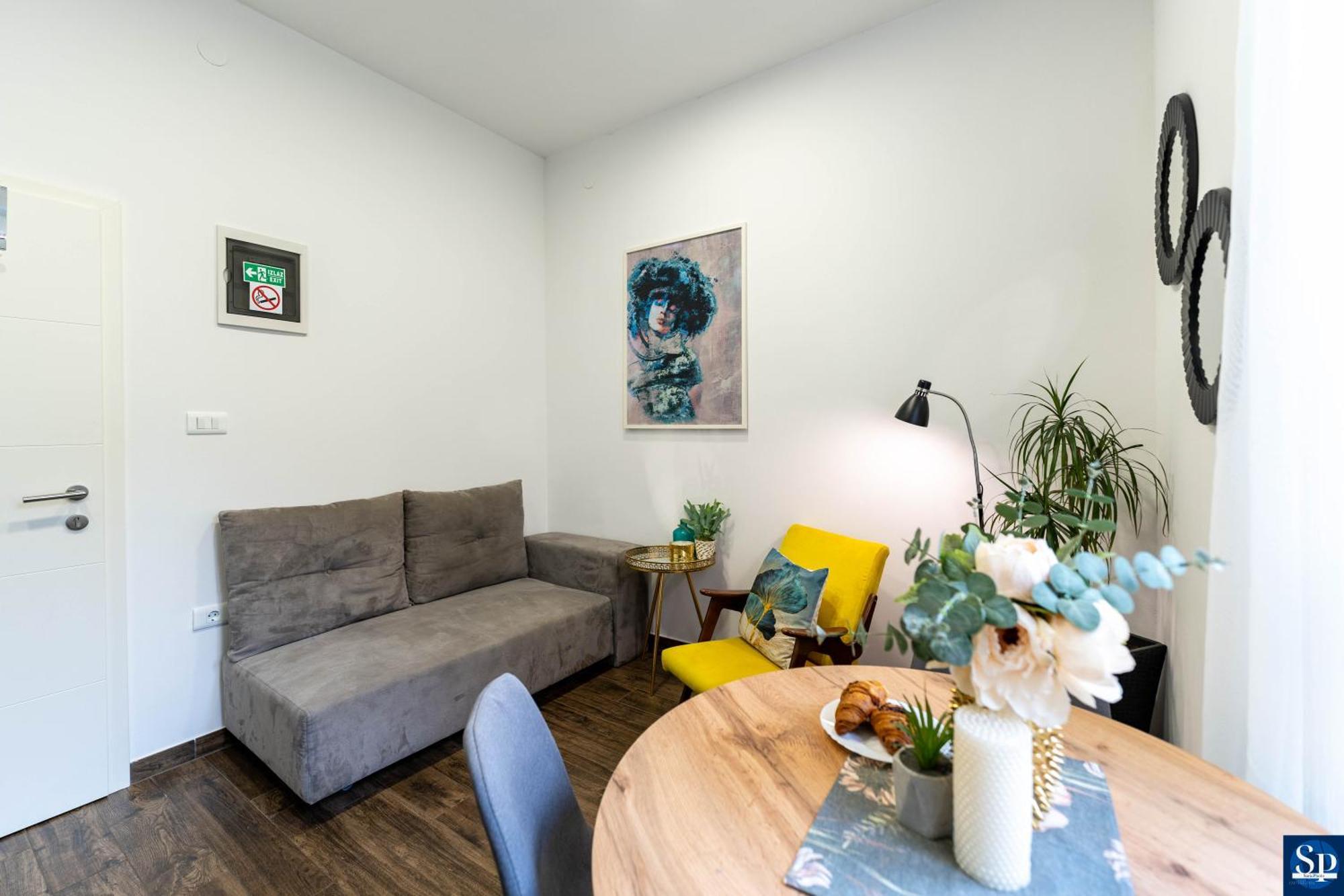 Colosseum Garden Studio Apartments Пула Екстер'єр фото
